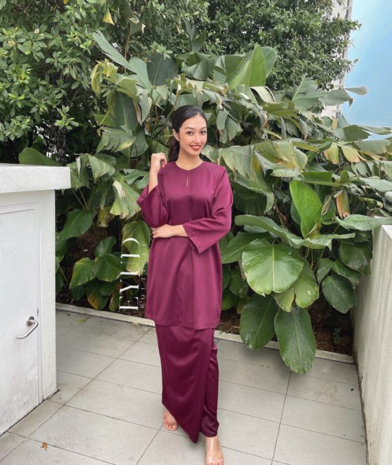 Shamila Plain Maroon Kurung Eyune Fashion